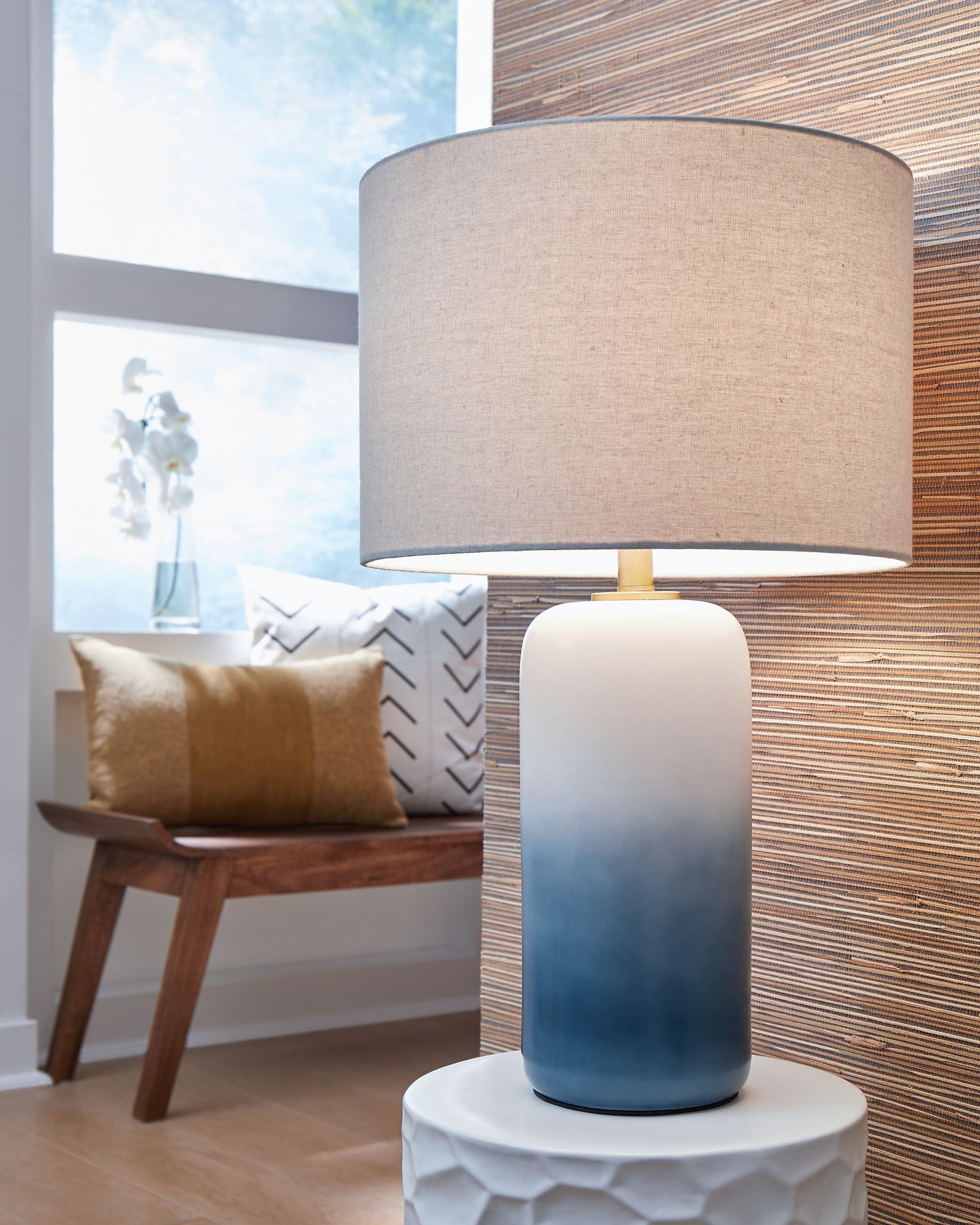Lemrich - Ceramic Table Lamp  - White